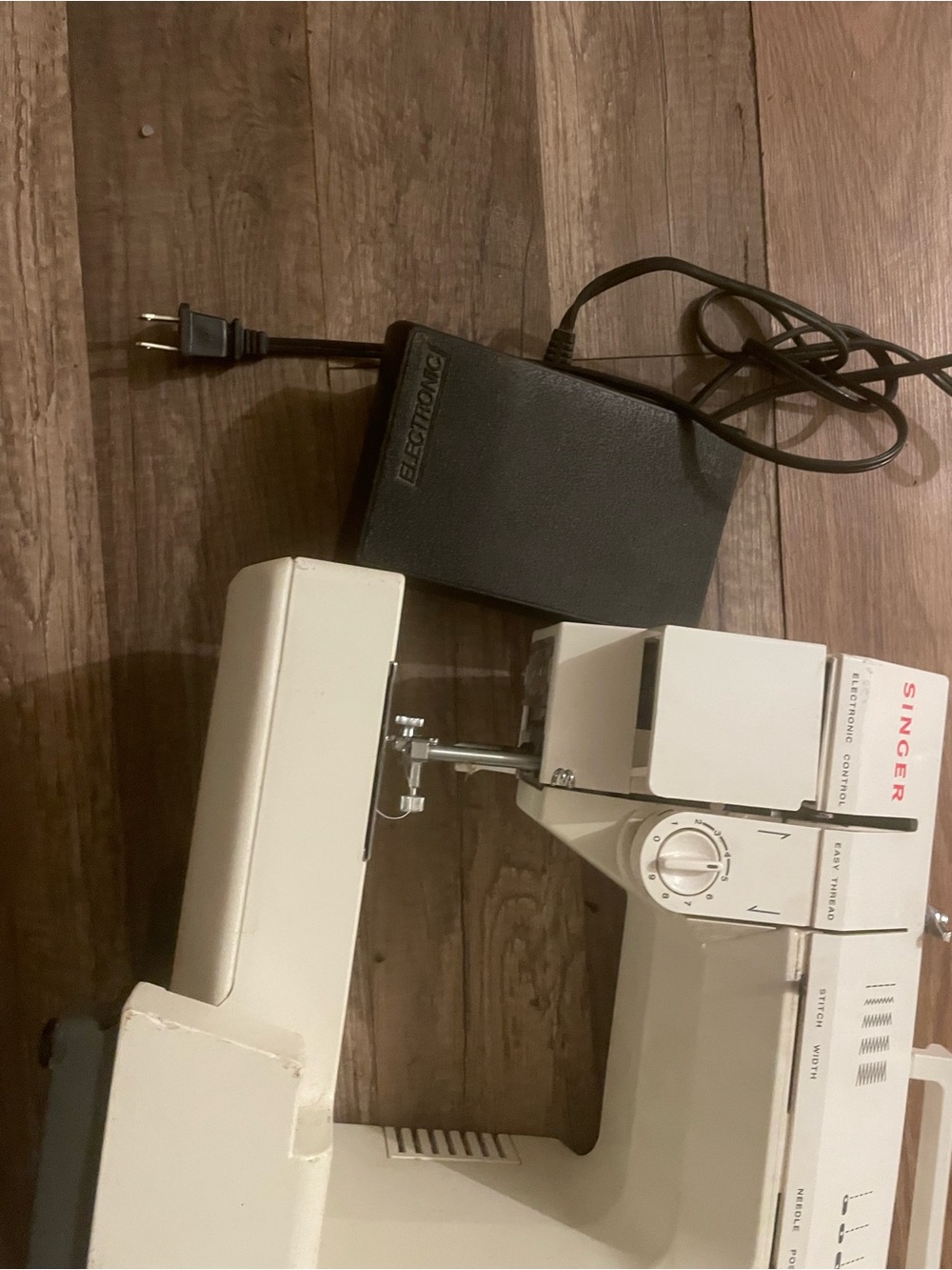 Singer Portable Sewing Machine in White — Compact Home Model - Picture 3 of 5
